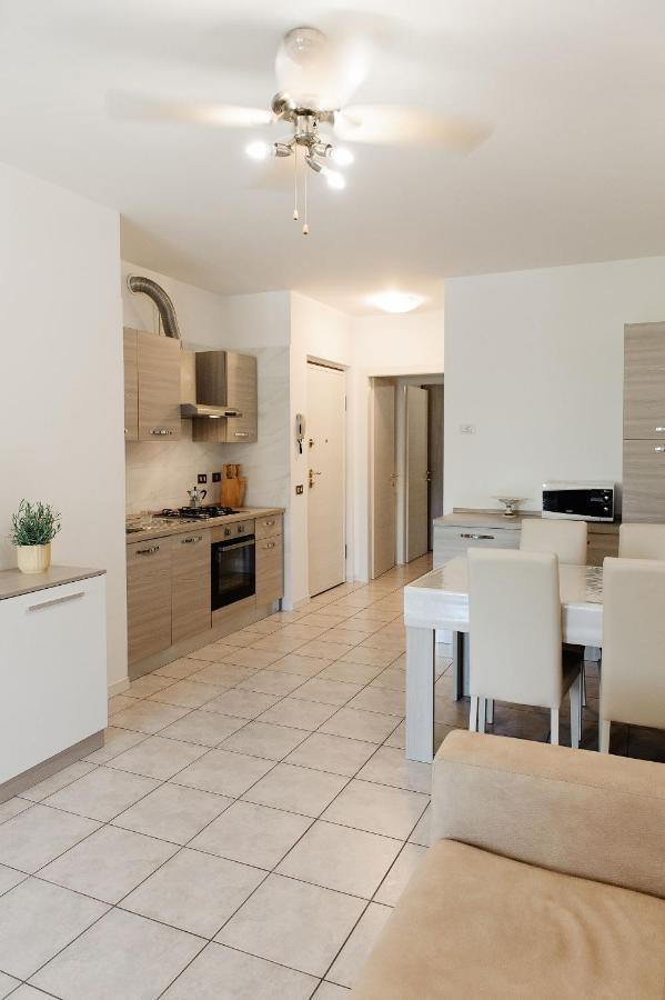 Appartamento Afrodite Desenzano del Garda Exterior foto
